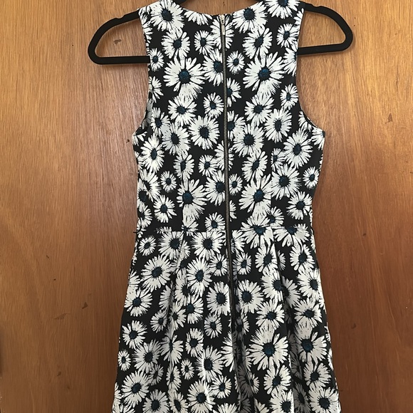 Sundress - Picture 5 of 5